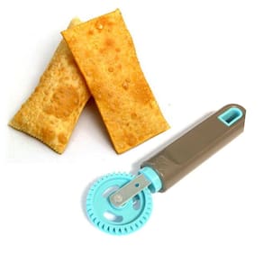 Carretilha Corta e Fecha Pastel e Tortei em Polipropileno