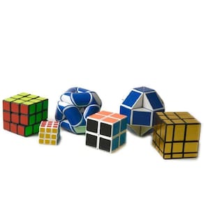 Cubo Mágico Antistress Pirâmide Speed Cubing - Dourado