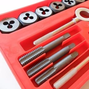 Kit Macho E Tarraxa Para Rosqueamento + Maleta 40 Peças