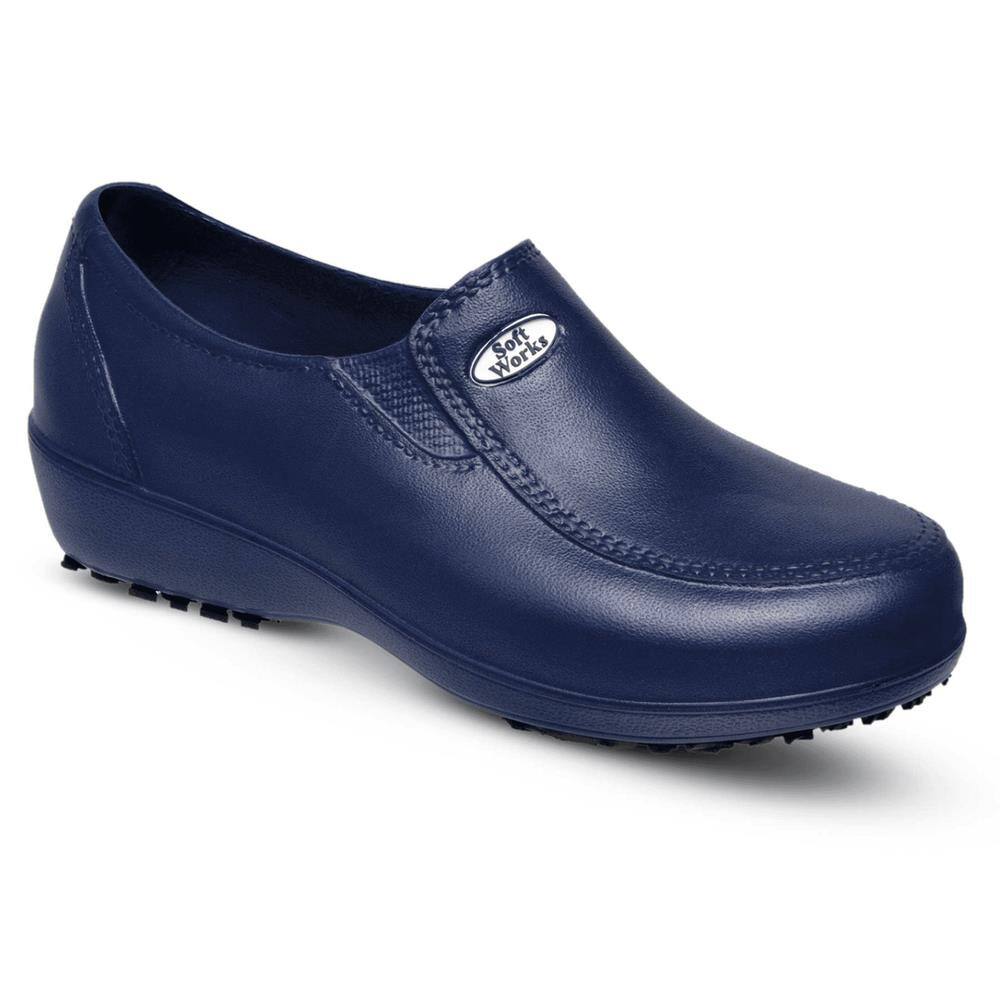 Sapatos Fechados de Crocs: Agora a R$ 189,00+ | Stylight