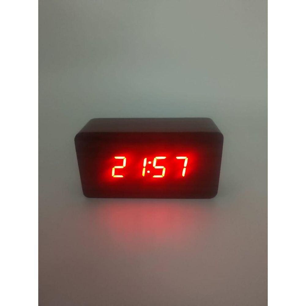 Relógio De Mesa Digital Tipo Madeira Com Despertador
