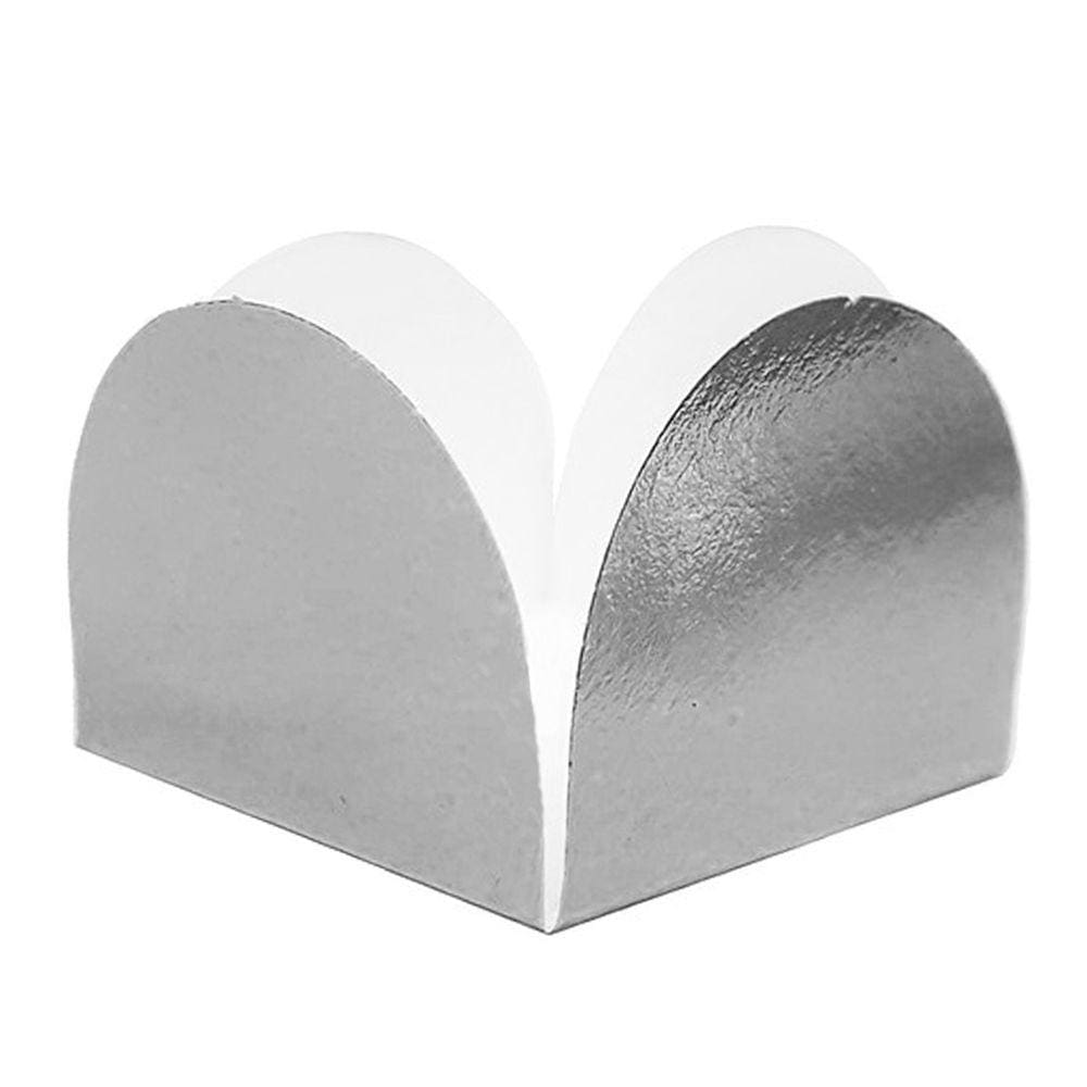 Porta Forminha 4 Pétalas Metalizado Prata e Branco - 50 Un