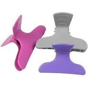 Piranha plástica para cabelos pacote com 6 unidades, todas no mesmo modelo, em 3 tamanhos diferentes (2 pequenas, 2 médi