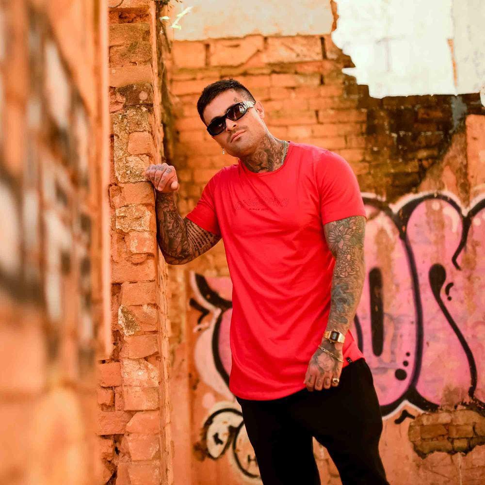 Camiseta Longuinni Style Strass Vermelho