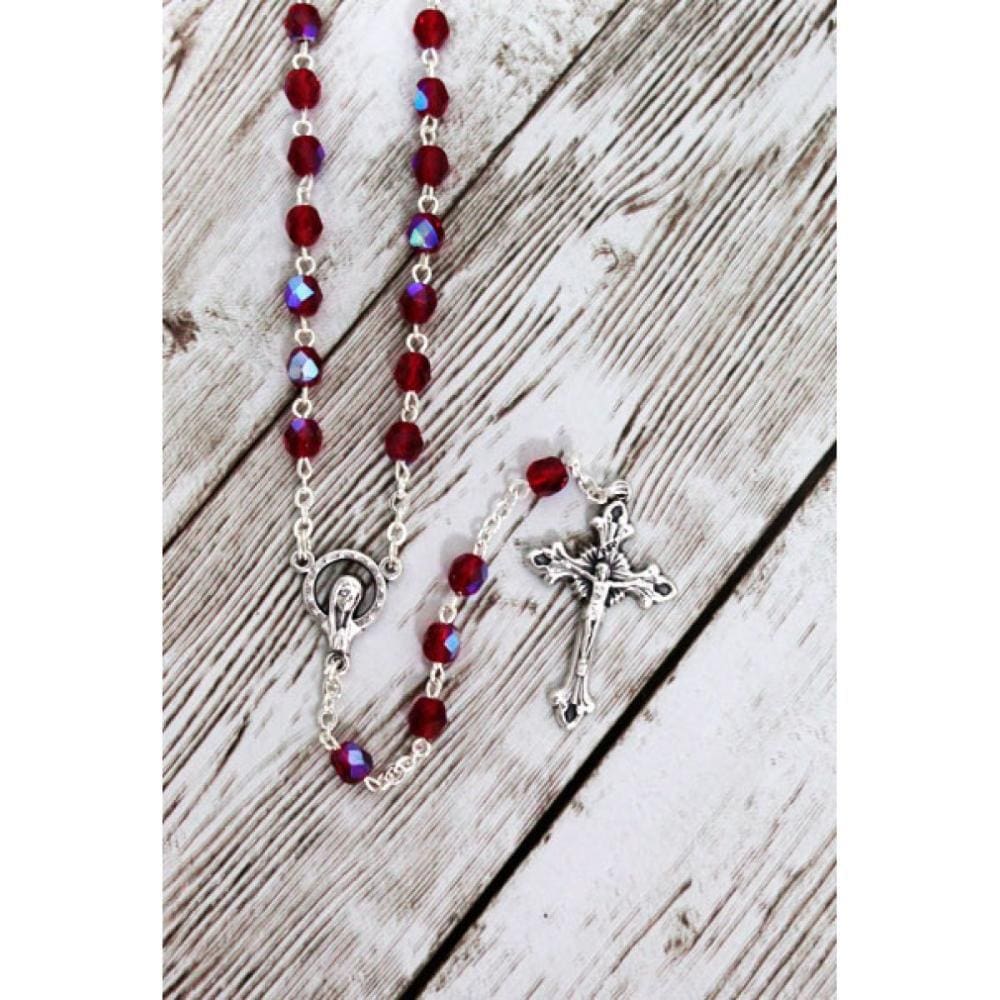 Terço de cristal vermelho lapidado de 5 mm