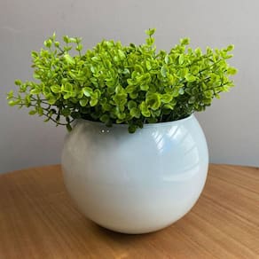 Arranjo Centro de Mesa Vaso Branco Verdinho Artificial Completo