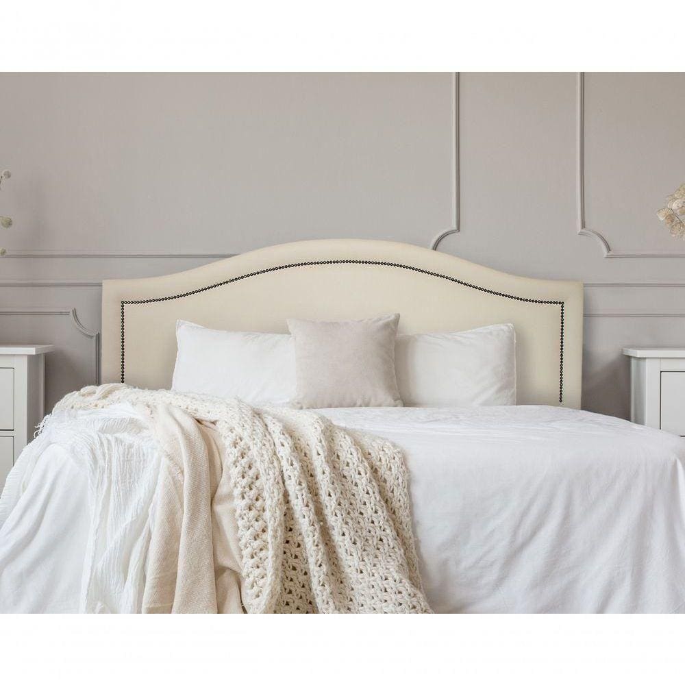 Cabeceira Casal Curva Luxo 140x60 Courino Off White - Tachas Fumê