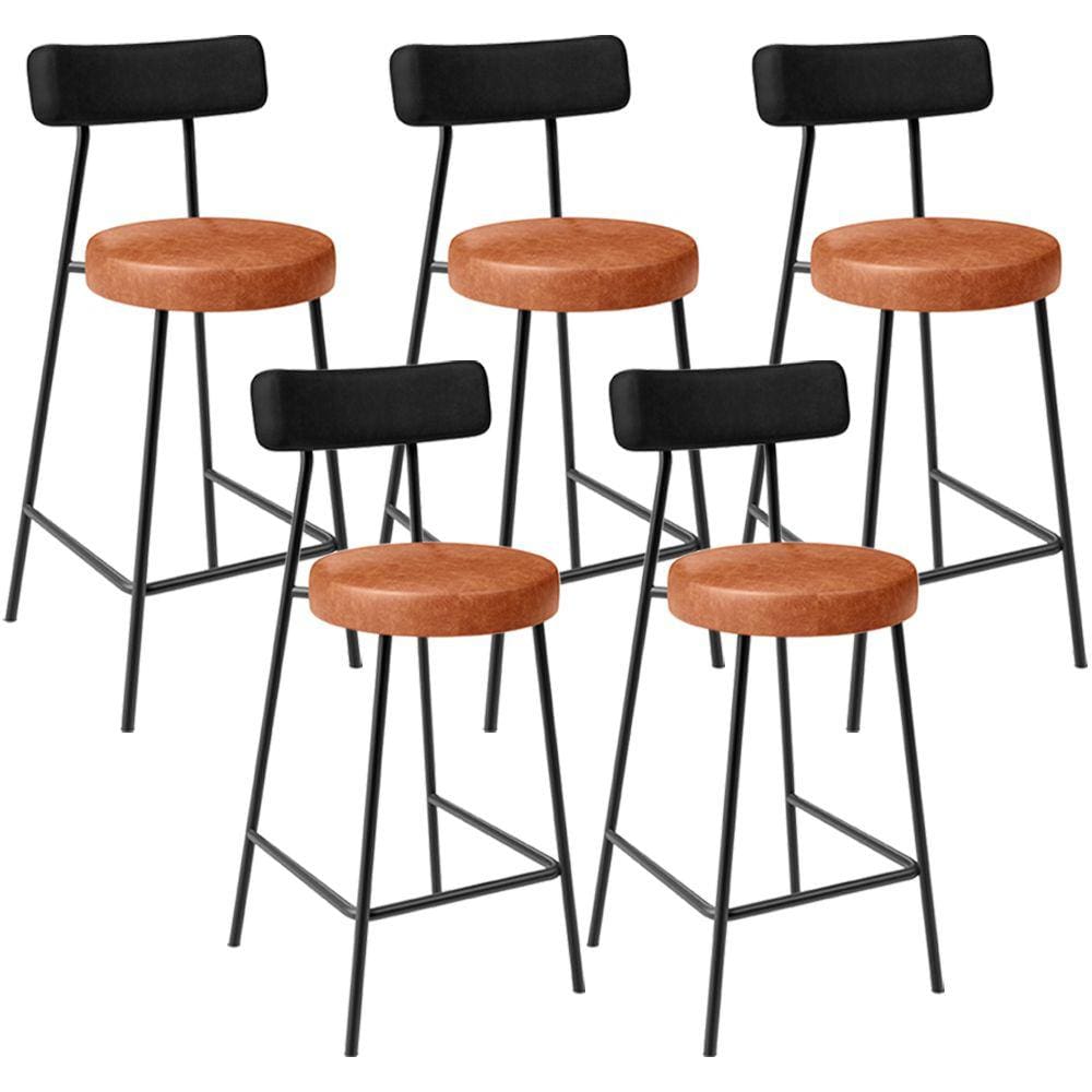 Kit 05 Banquetas Baixa Cozinha Sala Jantar Bancada Milão L02 Couríssimo Preto Camel -LyamDecor
