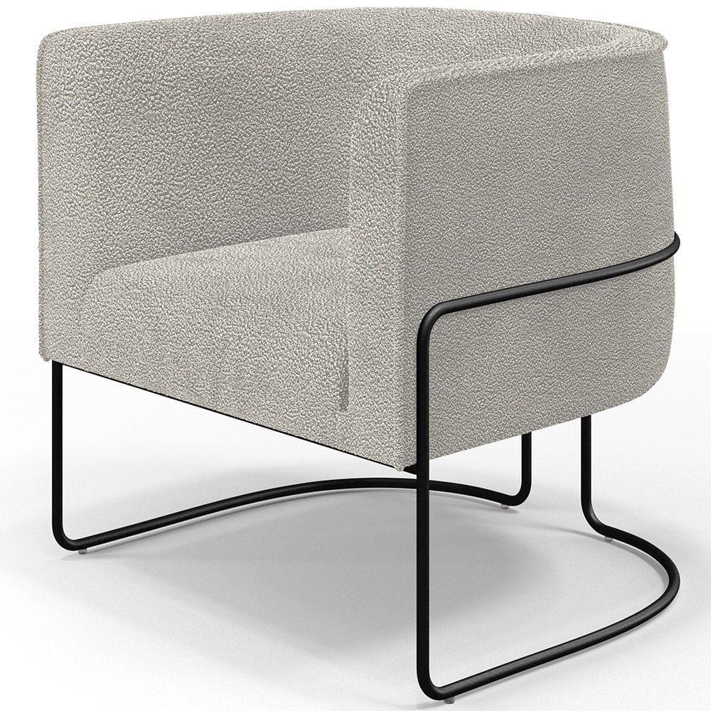 Poltrona Para Sala De Estar Decorativa Fixa Base Aço Preto Betina D02 Bouclê Creme - Lyam Decor