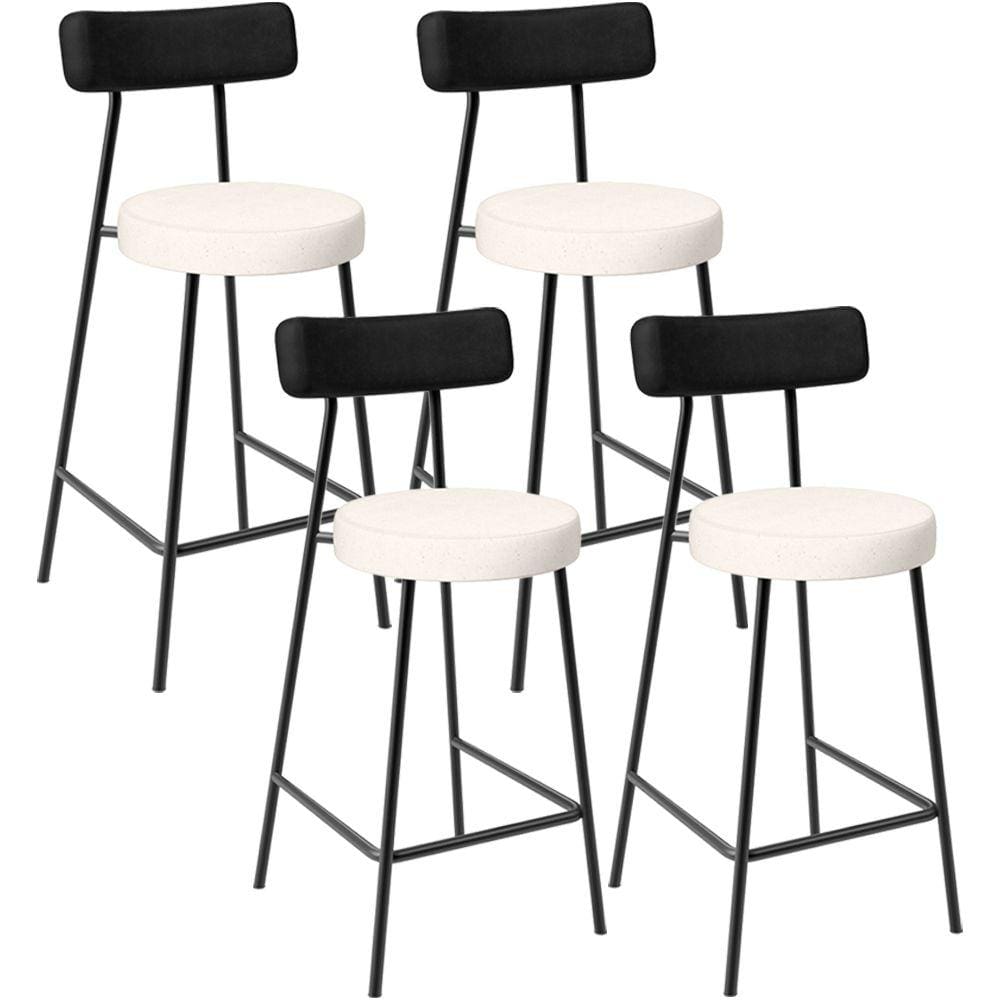 Kit 04 Banquetas Baixa Cozinha Sala Jantar Bancada Milão L02 Couríssimo Preto Linho Cru -LyamDecor