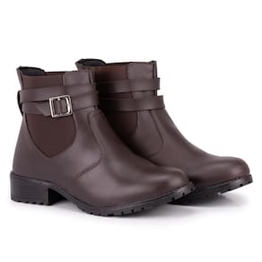 Bota Cano Curto Calce Fácil M&D Store Detalhes De Tira e Fivela