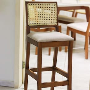 Banqueta de Madeira Maciça com Encosto em Rattan - Grécia - Art Salas