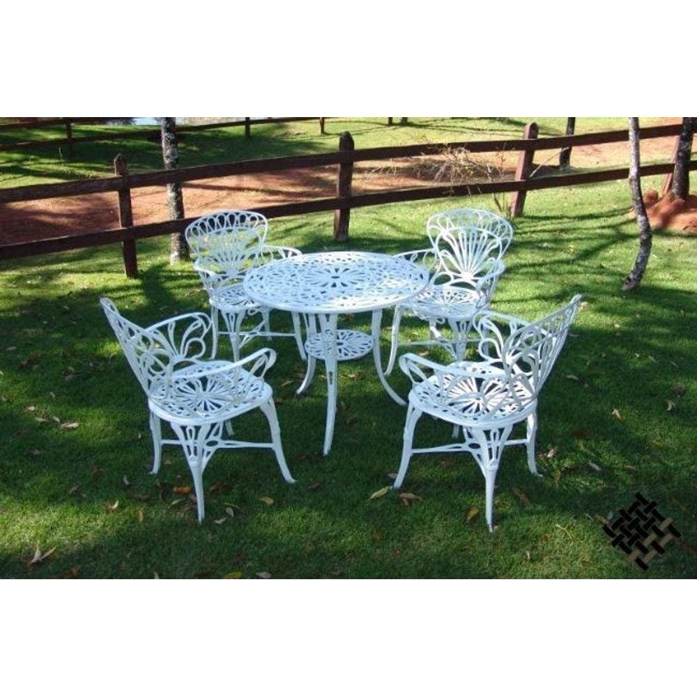 Conjunto de mesa com 4 cadeiras para varanda jardim e piscina - Sarah  Móveis em Promoção na Americanas