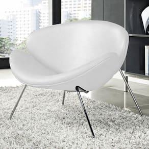 Poltrona Trevo Couro Natural Branco Base Cromada Cor Branco
