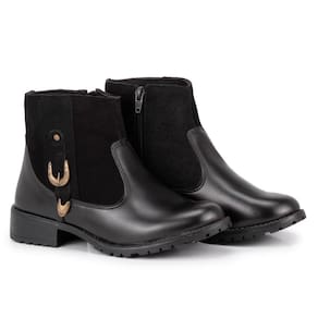 Bota Cano Curto em Veludo Fecho Zíper M&D Store Sola Macia e Tira Com Fivela