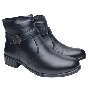 Bota Fivela Couro Cor Preto