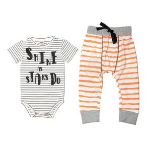 kit roupas - Calça Saruel e Body Infantil Pistol Star M (6 a 9 meses)