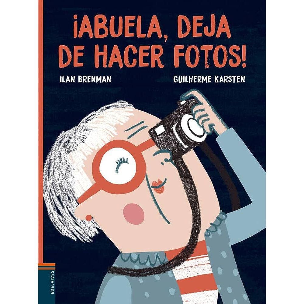 Abuela, Deja De Hacer Fotos!