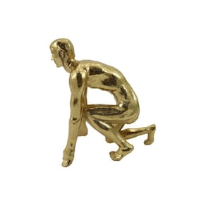 Escultura Decorativa Homem em Resina Dourada 16cm CD0160 BTC