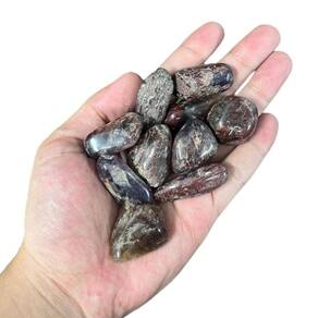 Pedra Rolada Polida Granada Vermelha Pacote 200g