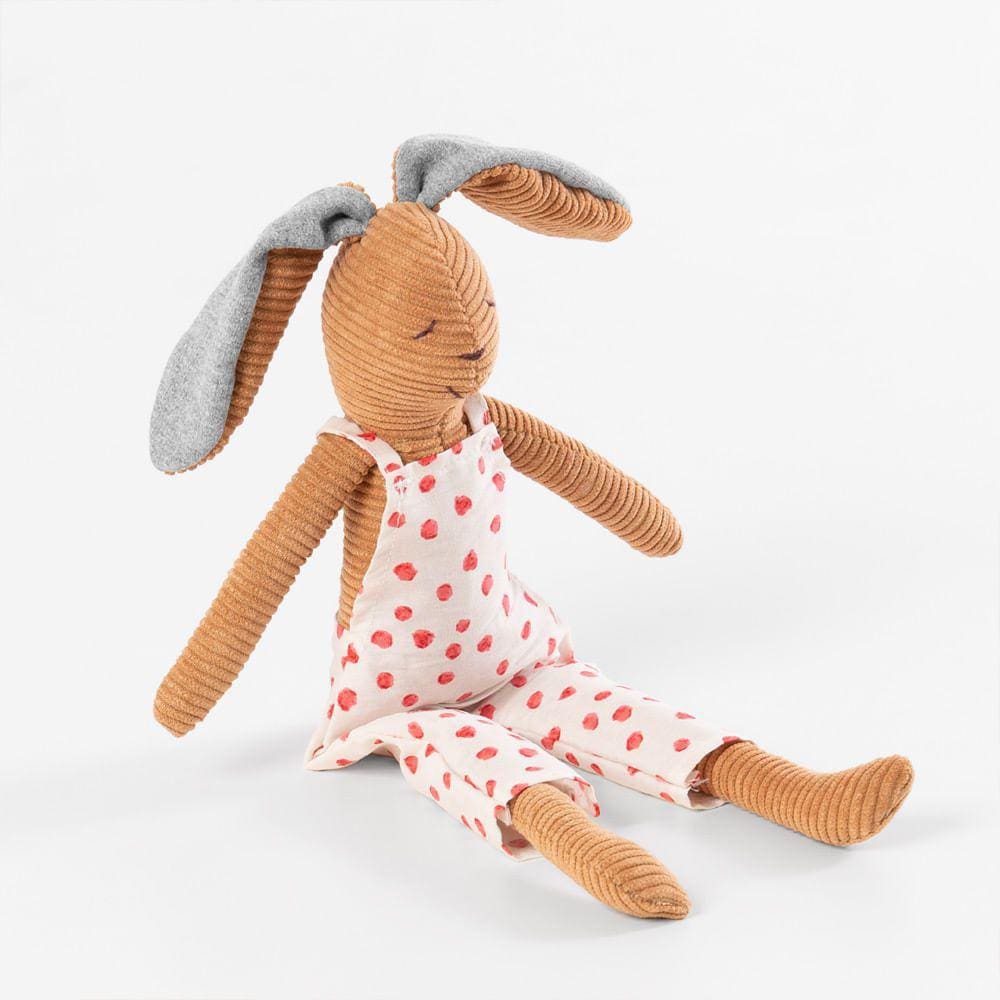 Coelho Max com Jardineira