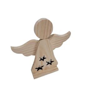 Anjo vasado estrelas com asa sobreposta em pinus - Jeito Próprio Artesanato