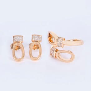 Conjunto de Anel e Brincos Banhado a Ouro