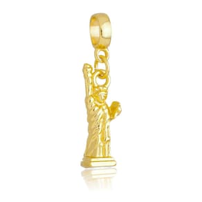 Pingente Berloque Estatua da Liberdade Pandora Banhado a Ouro 18k