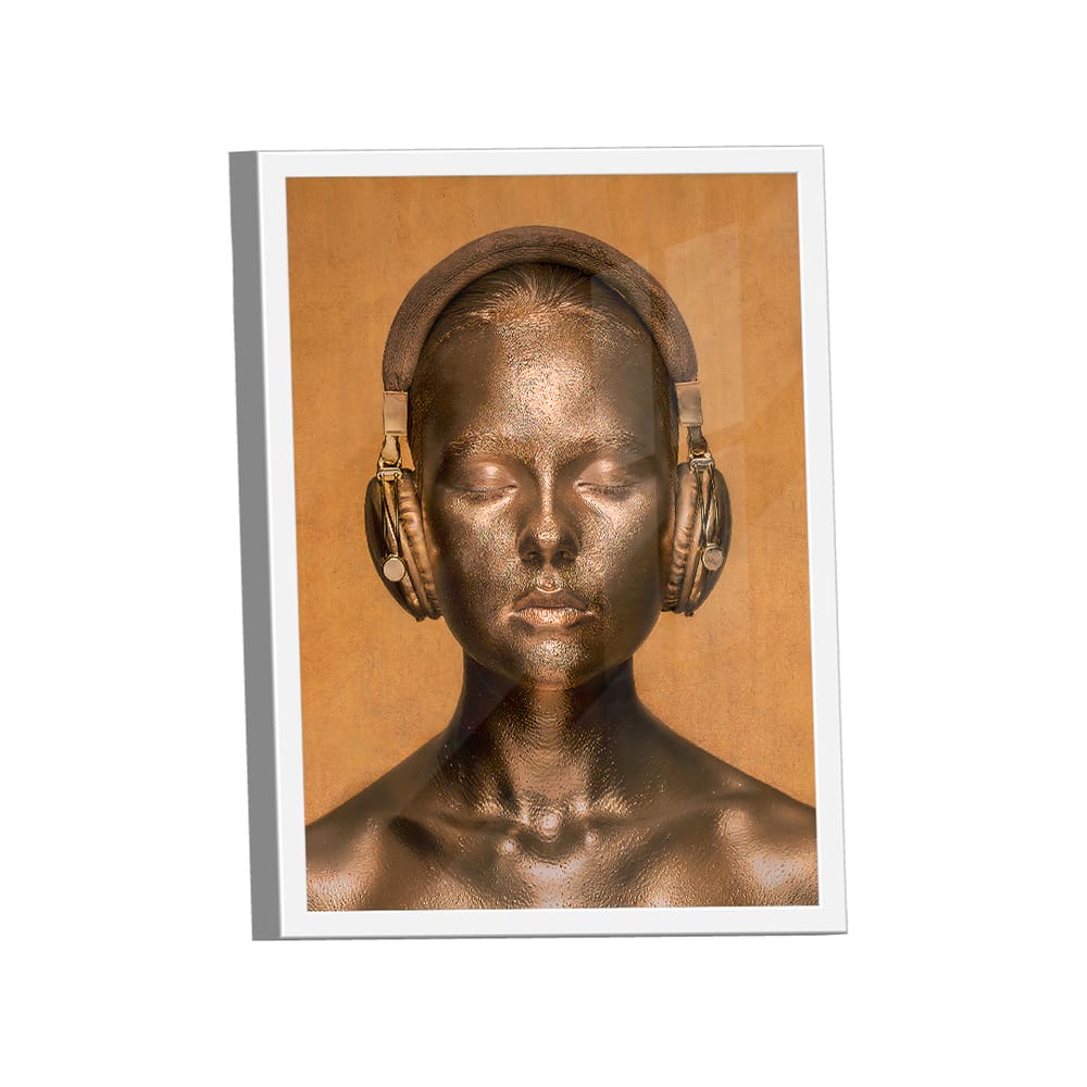 Quadro Mulher Dourada de Fone -- BR ARTES