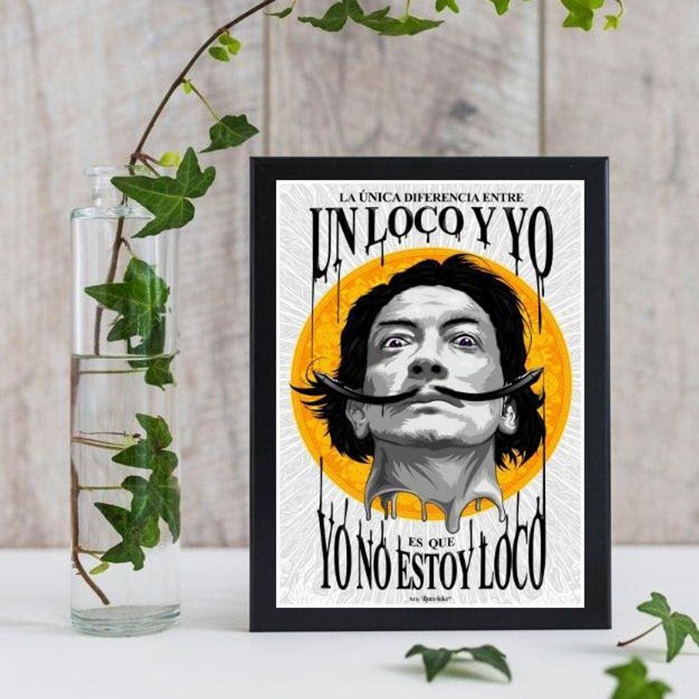 Quadro Salvador Dalí Un Loco 33x24cm - Vidro e Moldura Preta