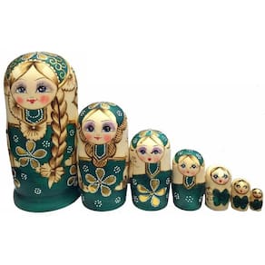 7pcs bonito suéter verde trança menina russa aninhamento bonecas tapete