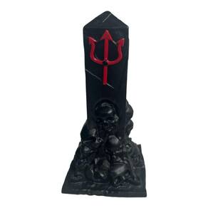 Escultura Túmulo Crânios Pomba Gira Preto 13 cm Resina