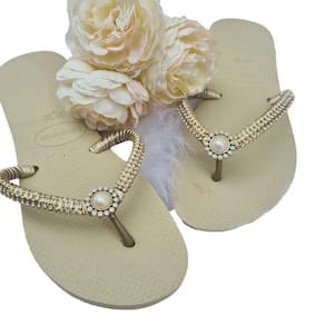 Havaianas Feminina Cutomizada Pérola Central e Strass