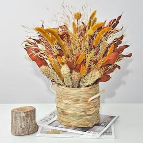 Arranjo de flores desidratadas cachepô de taboa com trigo chinês
