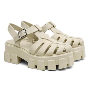 Sandália Feminina Salto Tratorado Flatform Conforto Fivela