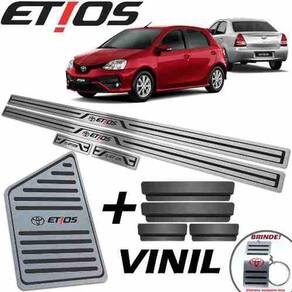 Soleiras + Descanso Toyota Etios 13 a 19 Preto Baixo Relevo