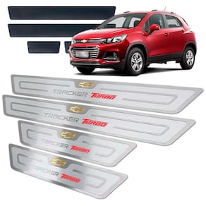 Soleiras Alto Relevo Tracker Turbo 2016/2019 + Vinil Prata