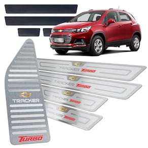 Descanso Soleira Vinil Tracker Turbo 2016/2019 Prata Relevo