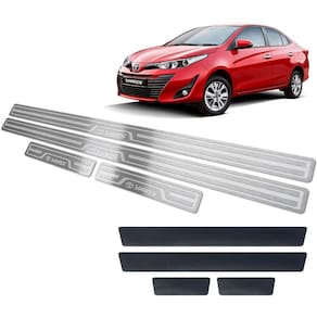 Soleiras Baixo Relevo Toyota Yaris 2018 2019 + Vinil Prata