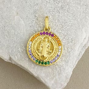 Pingente Medalha de São Bento Cravejada com Zircônia