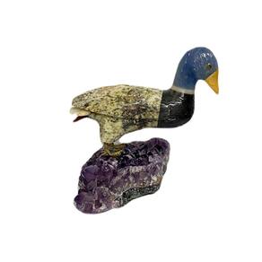 Ave - Minerais Variados e Base de Ametista | P16
