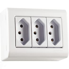 Caixa De Sobrepor Com 3 Tomadas 2p+t 10 A 250 V Tramontina Lizflex Branca Tramontina