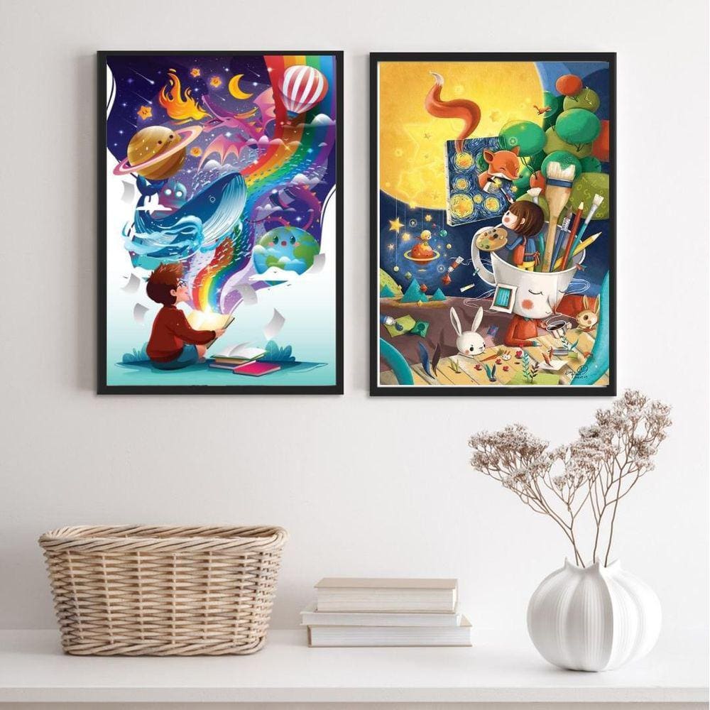 Kit 2 Quadros Infantis Mundo Imaginação 33x24cm - Vidro e Moldura Preta