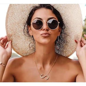 Colar Letra F Dourado Delicado L5696