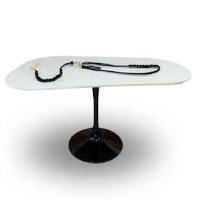Saarinen Organica Oval Preta 198x22 Em Laca