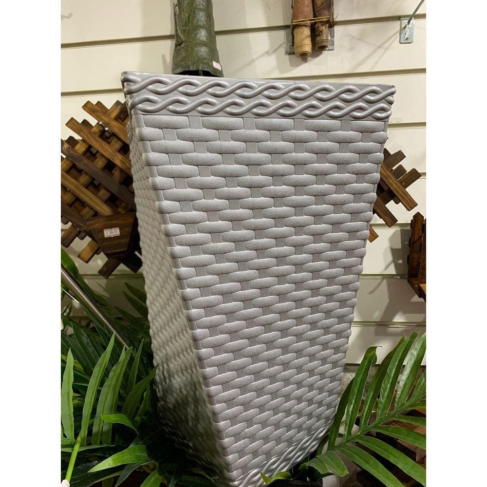 Vaso Para Planta Rattan Modelo Twister 20 Litros - Branco, Bege, Cinza E Coffe