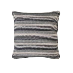 Almofada Crochê Menzi 50x50 Preta Listras Kacyumara