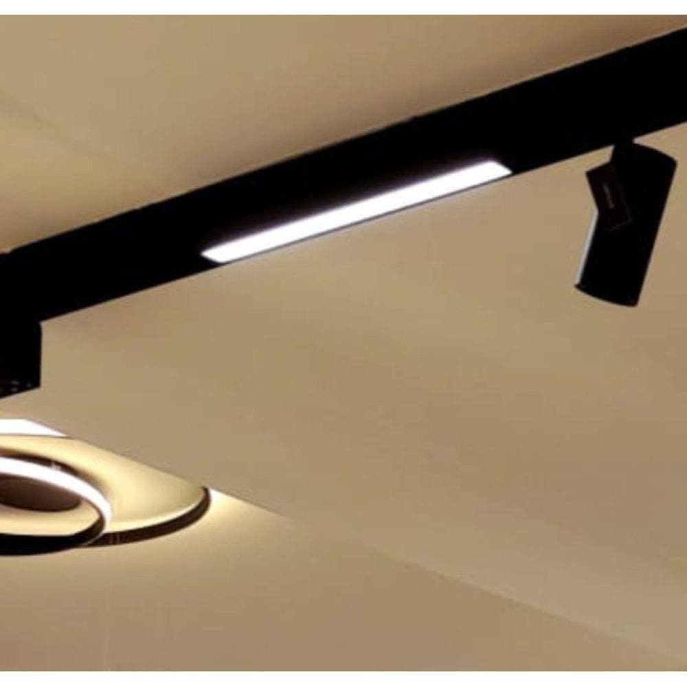 Plafon System Preto 2,2cm X 30,2cm X 4,4cm 1xled Integrado 10w 4000k 330lm Ip20 Preto