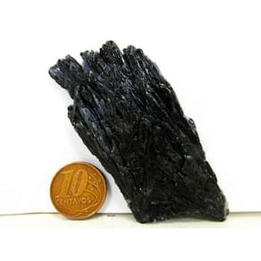Cianita Preta ou Vassoura de Bruxa Pedra Natural Bruta 70 mm