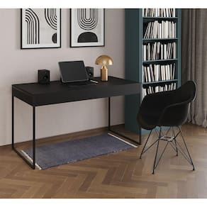 Escrivaninha Industrial Office Estudo Malta Preta 137x53cm com 1 Poltrona Preta Eames Eiffel Base Fe